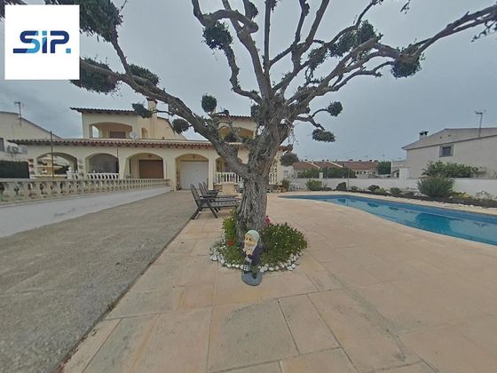 Foto 1 de Casa adosada en venta en Creixell de 4 habitaciones con terraza y piscina