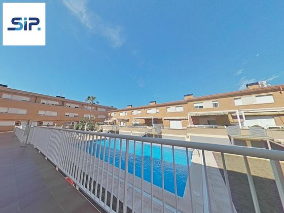 Foto 1 de Casa en venda a Pla de Sant Pere-Les Salines de 3 habitacions amb piscina i jardí