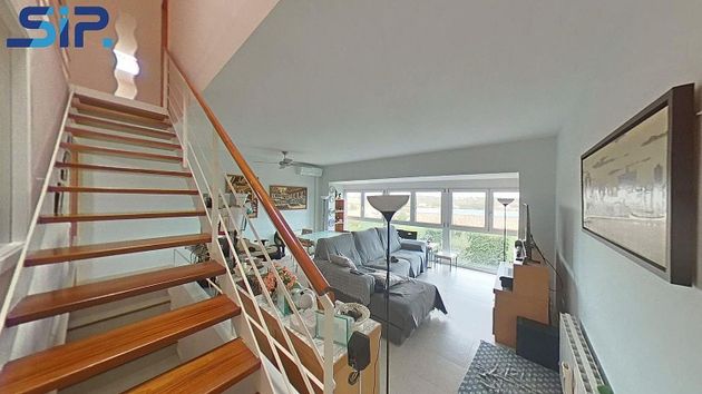 Foto 1 de Casa en venda a Vilobí del Penedès de 4 habitacions amb jardí i balcó