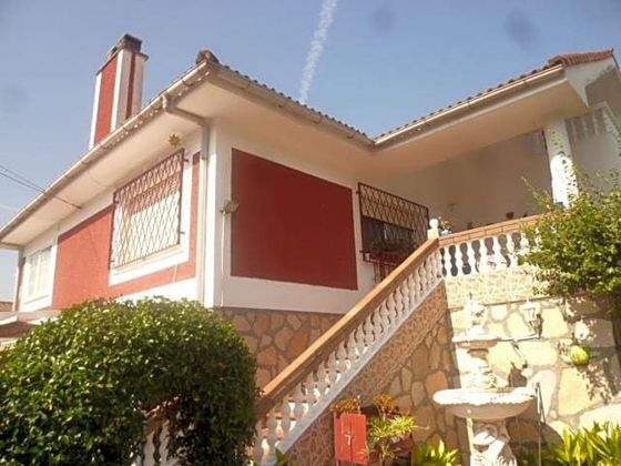 Foto 2 de Venta de casa en Adrada (La) de 5 habitaciones con terraza y garaje