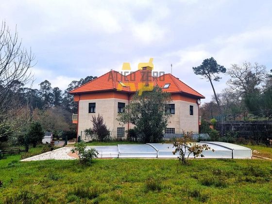 Foto 2 de Venta de chalet en Gondomar de 5 habitaciones con terraza y piscina