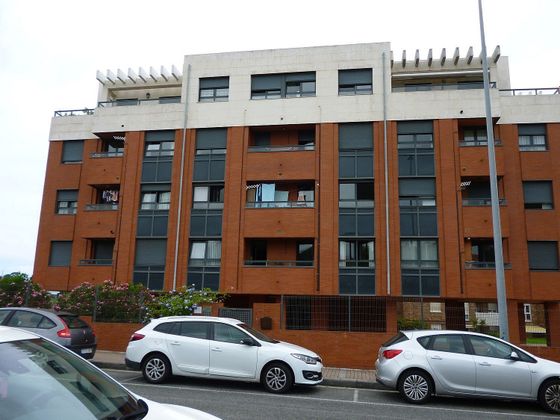 Foto 2 de Venta de piso en calle Isaac Albeniz de 2 habitaciones con terraza y garaje
