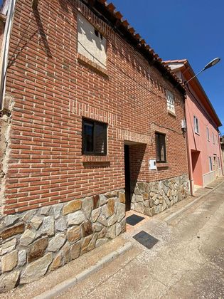 Foto 1 de Casa adossada en venda a calle De San Cebrian de 2 habitacions amb terrassa i jardí