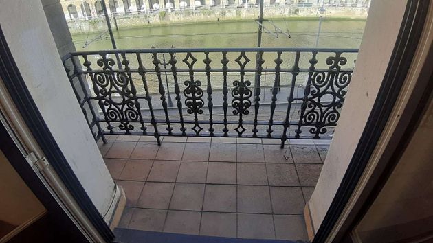 Foto 2 de Piso en venta en Casco Viejo de 4 habitaciones con balcón y calefacción