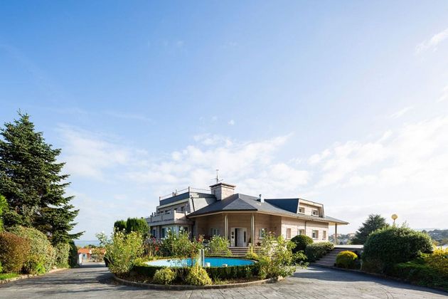 Foto 1 de Xalet en venda a Bergondo de 8 habitacions amb terrassa i piscina