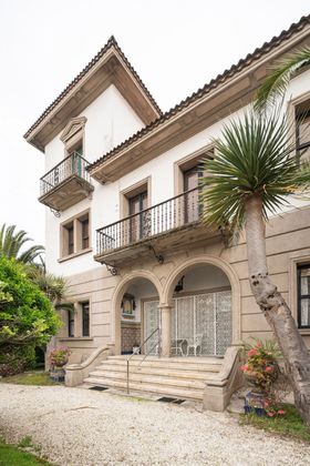 Foto 1 de Xalet en venda a Ciudad Jardín de 8 habitacions amb jardí i balcó
