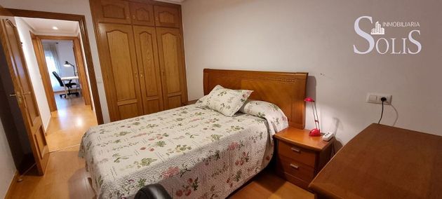 Foto 2 de Pis en lloguer a Santo Domingo de 3 habitacions amb terrassa i mobles