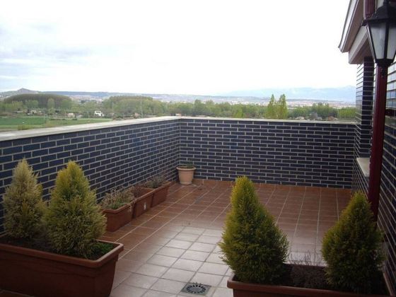 Foto 1 de Venta de ático en Villamediana de Iregua de 2 habitaciones con terraza y piscina