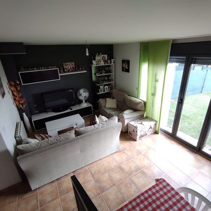 Foto 1 de Venta de casa adosada en Villamuriel de Cerrato de 4 habitaciones con garaje y jardín