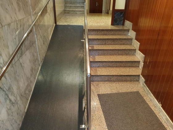 Foto 1 de Venta de piso en San Martín del Rey Aurelio de 3 habitaciones con ascensor