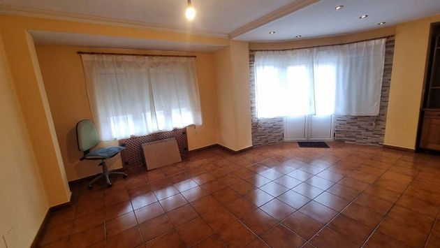 Foto 2 de Pis en venda a San Martín del Rey Aurelio de 4 habitacions amb balcó i calefacció