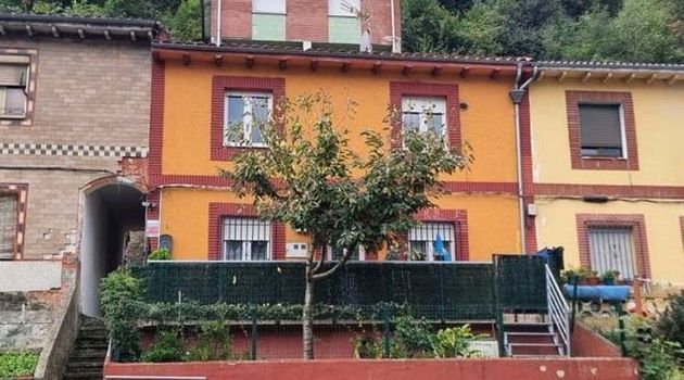 Foto 2 de Casa en venda a calle La Central de 4 habitacions amb terrassa i calefacció