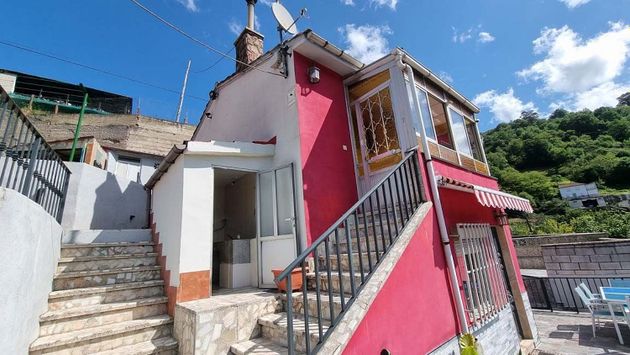 Foto 2 de Venta de casa en San Martín del Rey Aurelio de 4 habitaciones con terraza y garaje