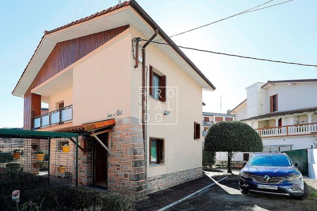 Foto 1 de Casa en venda a Centro - Mendibil - Santiago de 4 habitacions amb terrassa i garatge
