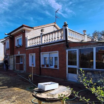 Foto 1 de Xalet en venda a Polanco de 5 habitacions amb terrassa i garatge