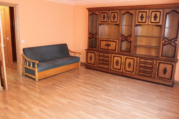 Foto 1 de Casa adossada en venda a Miguelturra de 3 habitacions amb aire acondicionat i calefacció