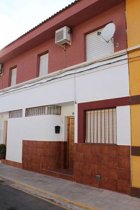 Foto 2 de Casa adossada en venda a Miguelturra de 3 habitacions amb aire acondicionat i calefacció