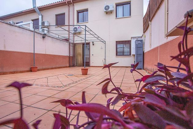 Foto 1 de Venta de casa en Miguelturra de 4 habitaciones con jardín y aire acondicionado