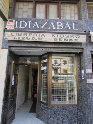 Foto 2 de Local en venda a calle Idiazabal de 32 m²