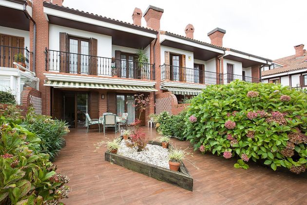 Foto 1 de Casa en venda a Urduliz de 4 habitacions amb terrassa i garatge