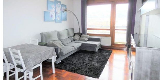 Foto 1 de Pis en venda a Centro - Desierto - Arrontegi de 2 habitacions amb terrassa i garatge