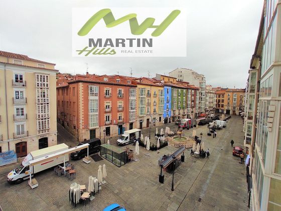 Foto 1 de Piso en venta en Centro - Burgos de 2 habitaciones con balcón y calefacción