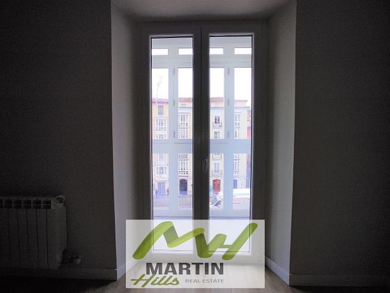 Foto 2 de Piso en venta en Centro - Burgos de 2 habitaciones con balcón y calefacción