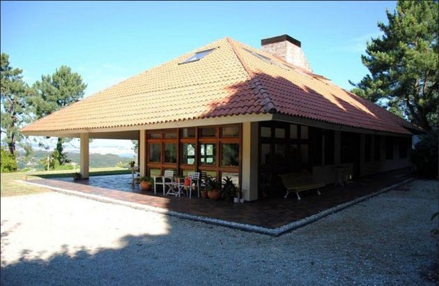 Foto 2 de Xalet en venda a Oleiros pueblo de 6 habitacions amb terrassa i piscina
