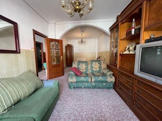 Foto 2 de Chalet en venta en Belén - Pilarica - Bº España de 6 habitaciones con calefacción