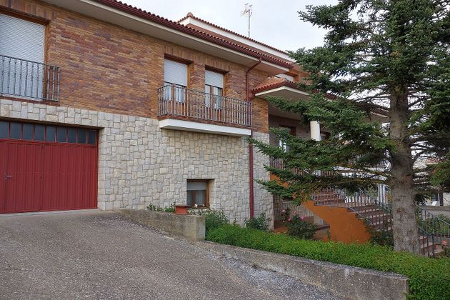 Foto 1 de Xalet en venda a Almazán de 6 habitacions amb terrassa i jardí