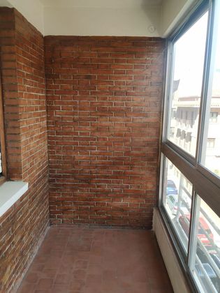 Foto 2 de Piso en venta en San Pablo y Santa Marina de 5 habitaciones con terraza y calefacción