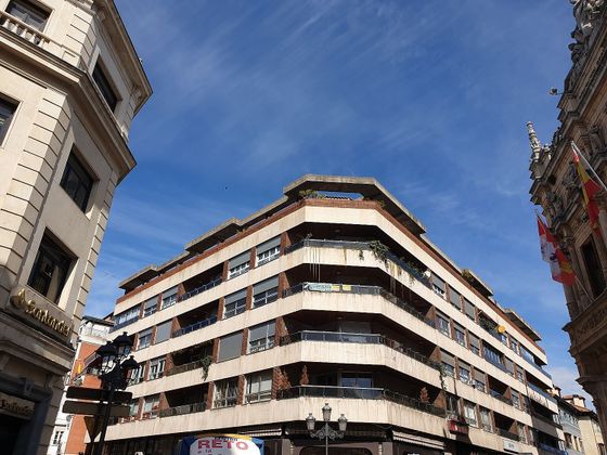 Foto 1 de Pis en venda a Centro - Palencia de 3 habitacions amb terrassa i garatge