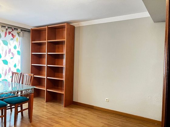 Foto 2 de Dúplex en lloguer a Villamuriel de Cerrato de 3 habitacions amb garatge i mobles