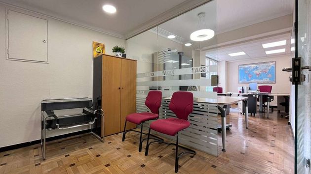 Foto 1 de Oficina en lloguer a Centro - Vitoria-Gasteiz amb calefacció i ascensor