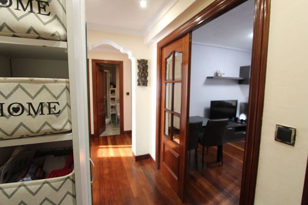 Foto 2 de Piso en venta en Galdakao de 3 habitaciones con balcón y calefacción