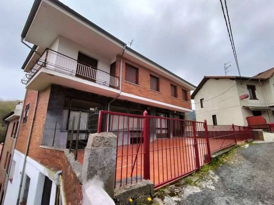 Foto 2 de Casa en venda a Galdakao de 3 habitacions amb terrassa i balcó