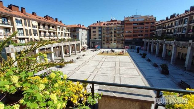 Foto 2 de Pis en venda a plaza Koldo Mitxelena de 2 habitacions amb terrassa i garatge