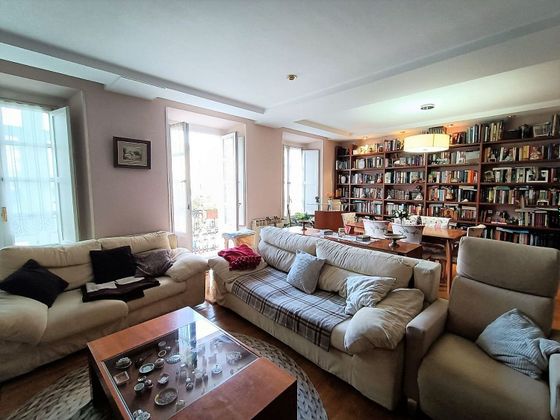 Foto 1 de Piso en venta en Centro - Vitoria-Gasteiz de 5 habitaciones con terraza y calefacción