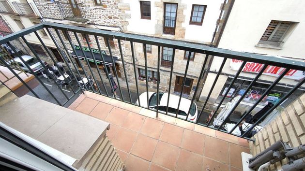 Foto 1 de Piso en venta en Legutiano de 3 habitaciones con balcón y calefacción