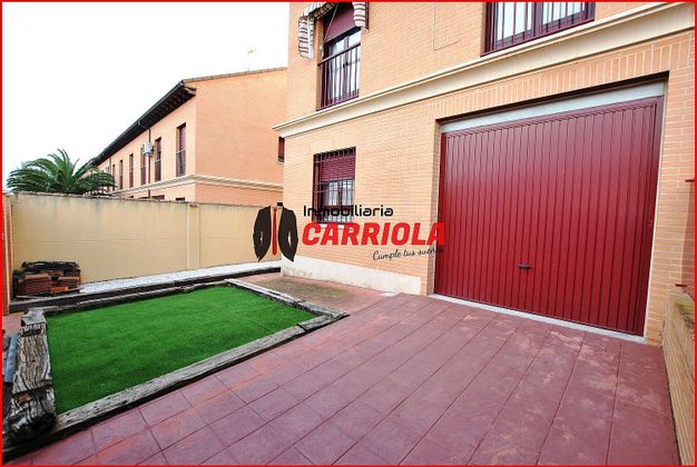 Foto 2 de Casa en venda a Torrijos de 5 habitacions amb jardí i aire acondicionat