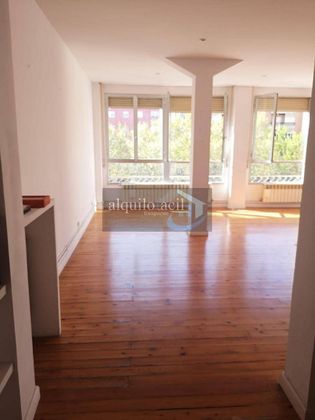 Foto 2 de Pis en venda a Centro - Logroño de 3 habitacions amb balcó i calefacció