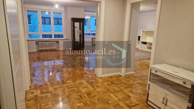 Foto 1 de Alquiler de piso en Centro - Logroño de 4 habitaciones con balcón y calefacción