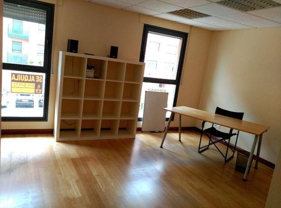 Foto 1 de Oficina en alquiler en Cascajos - Piqueras de 42 m²