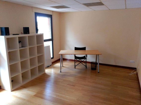Foto 2 de Oficina en alquiler en Cascajos - Piqueras de 42 m²