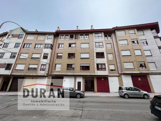 Foto 1 de Pis en venda a calle Robledo de 3 habitacions amb terrassa i balcó