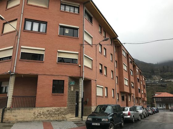 Foto 2 de Piso en venta en calle Alfonso Llanes Alonso de 4 habitaciones con balcón y calefacción