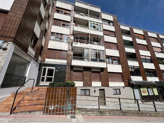 Foto 2 de Piso en venta en calle Reguera Pará de 3 habitaciones con terraza y calefacción