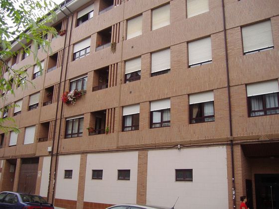 Foto 1 de Pis en venda a calle Robledo de 3 habitacions amb terrassa i piscina