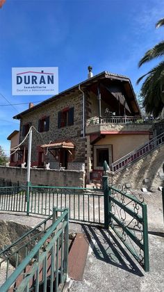 Foto 1 de Casa en venda a calle La Cordedera de 4 habitacions amb terrassa i garatge