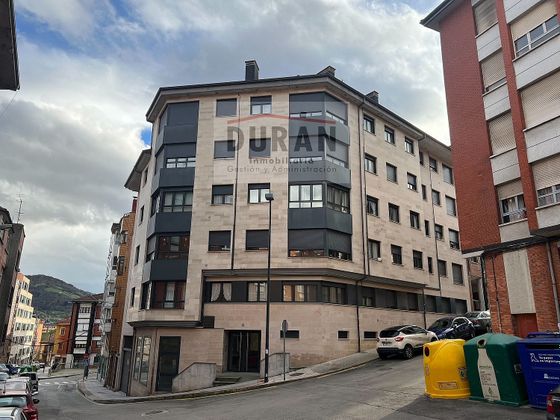 Foto 1 de Pis en lloguer a calle Ramón y Cajal de 2 habitacions amb calefacció i ascensor